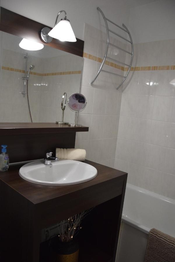 Апартаменты Studio Confort Paris Монтеврен Экстерьер фото